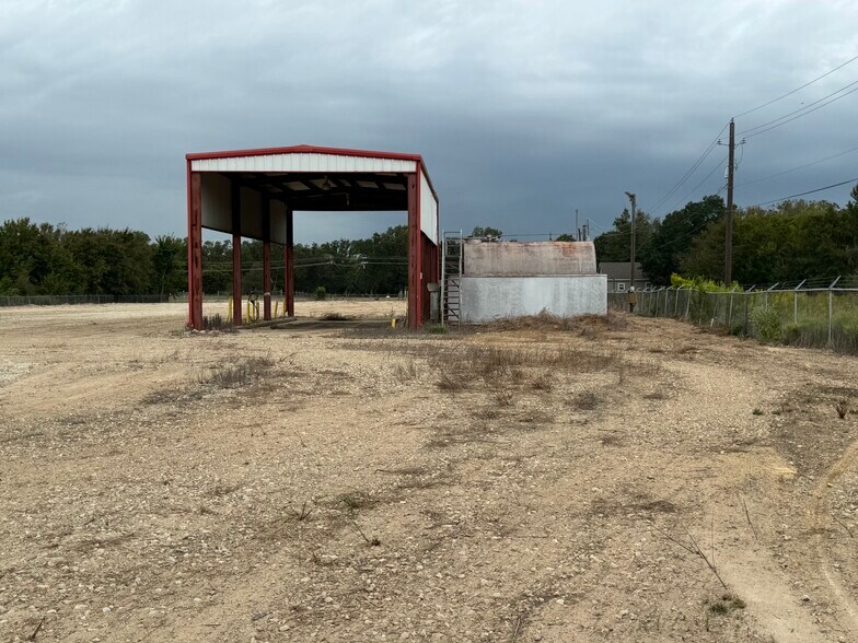 More Photos Of 9182 S US Highway 79, Palestine Service For Sale