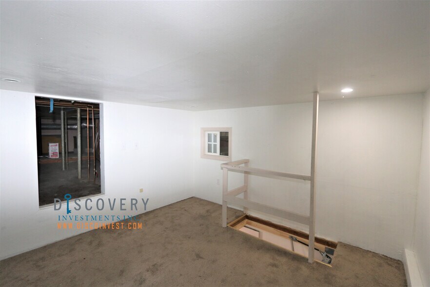 More Photos Of 1918-1920 Park Blvd, Oakland Storefront For Lease