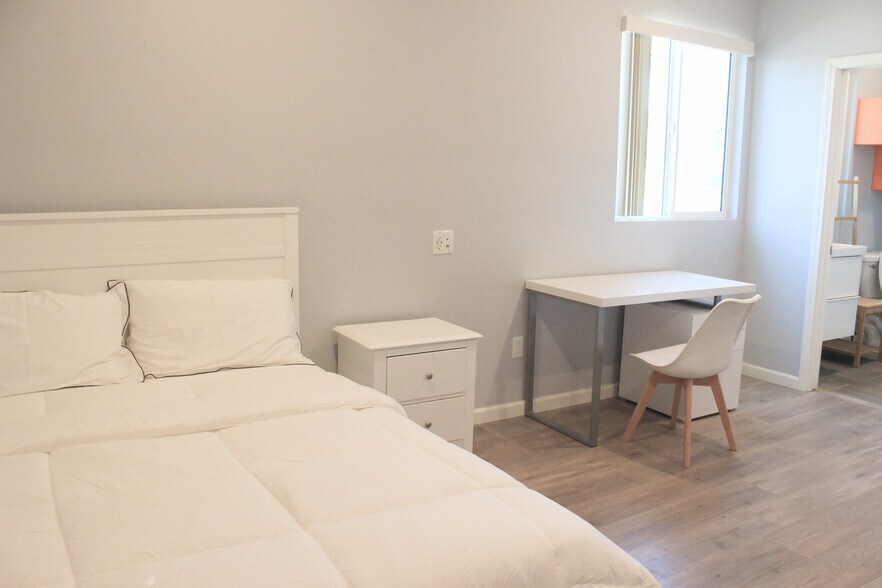 More Photos Of 1259 W 36th Pl, Los Angeles Apartments For Sale