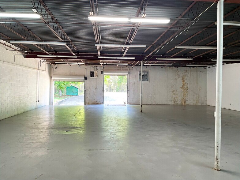 More Photos Of 2765 Magnolia St, Orangeburg Light Distribution For Sale