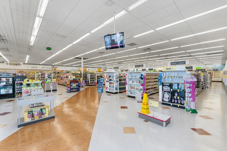 More Photos Of 730 S Lewis St, Metter Drugstore For Sale