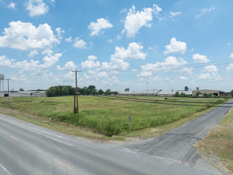 More Photos Of 2537 Center Street, Bonham Land For Sale