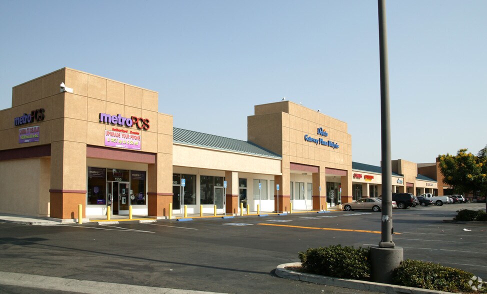 More Photos Of 1540-1700 W Rosecrans Ave, Compton Storefront For Lease