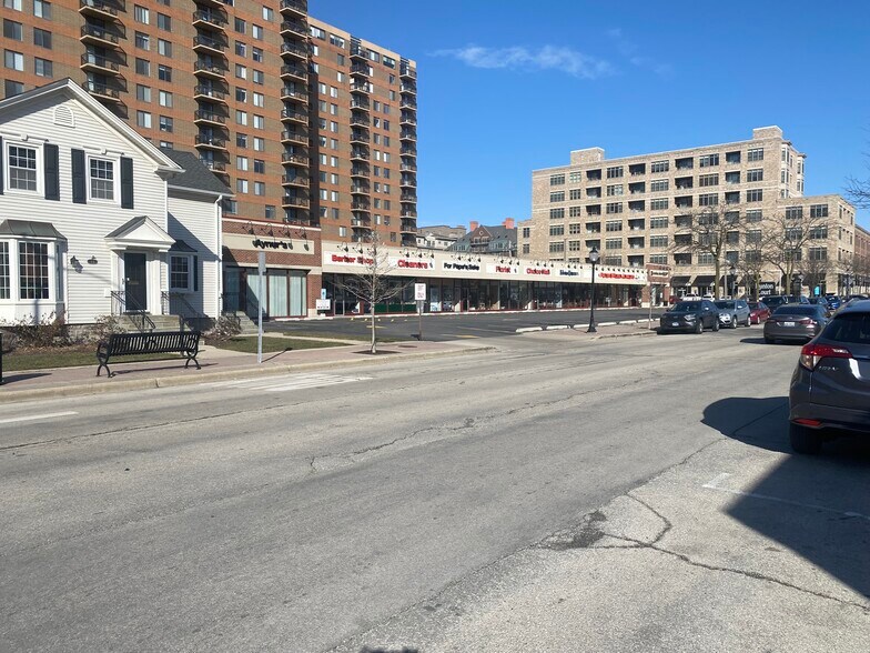 More Photos Of 20-40 S Dunton Ave, Arlington Heights Unknown For Lease