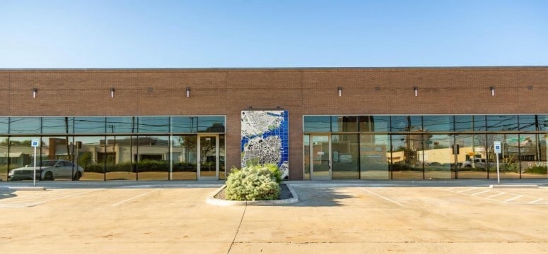 Primary Photo Of 2025 Irving Blvd, Dallas Showroom For Lease