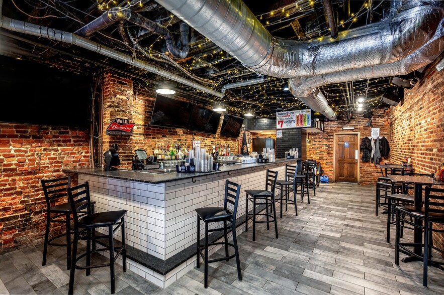 More Photos Of 132 Dock St, Annapolis Restaurant For Sale