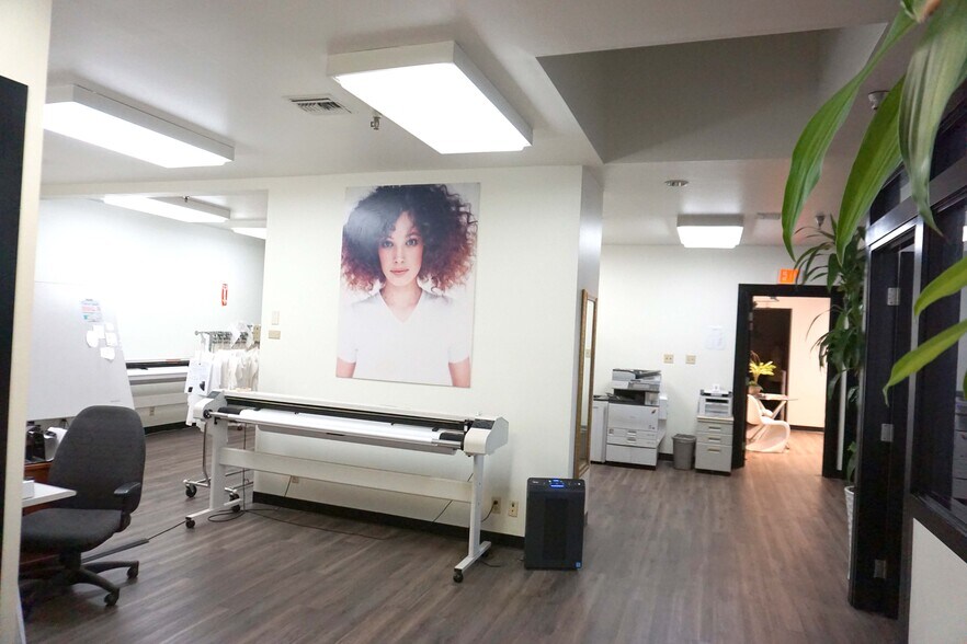 More Photos Of 6048 Triangle Dr, Commerce Warehouse For Lease