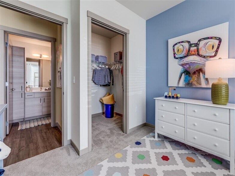 More Photos Of 2200 W Meeker St, Kent Apartments For Lease