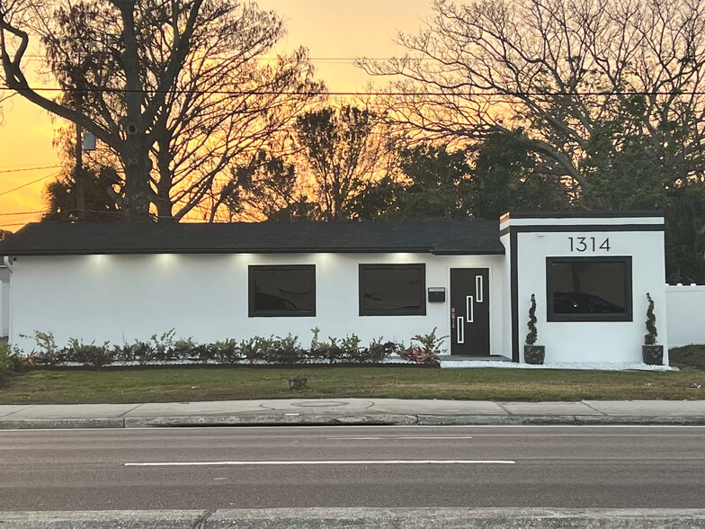 More Photos Of 1314 S Semoran Blvd, Orlando Office For Lease