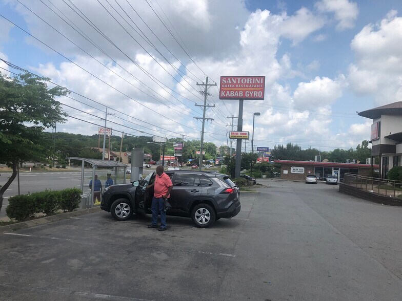 More Photos Of 1084 Murfreesboro Pike, Nashville General Retail For Sale