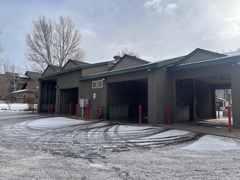 More Photos Of 660 Red Table Dr, Gypsum Carwash For Sale