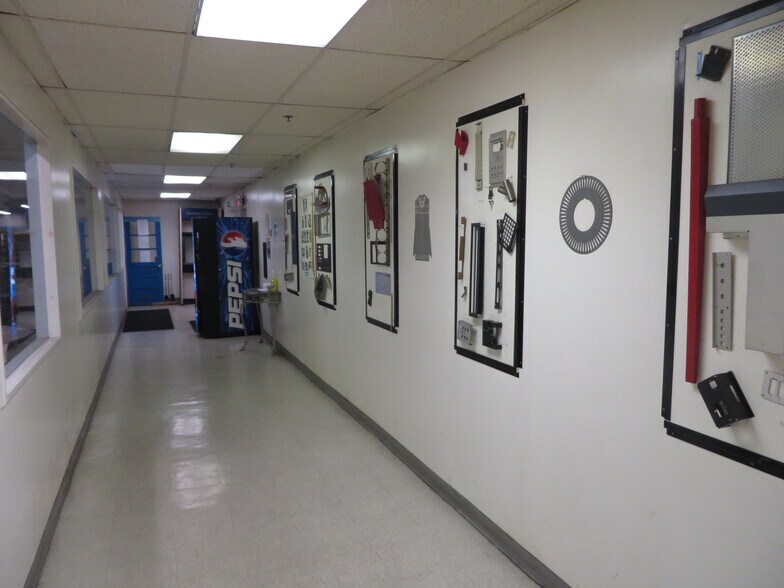 More Photos Of 1 Coan Pl, Metuchen Industrial For Lease