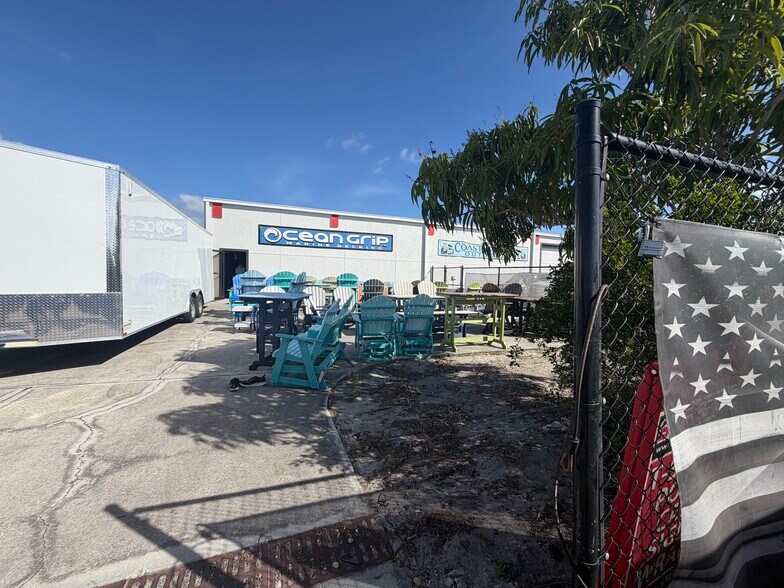 More Photos Of 1215 SE 10th St, Cape Coral Warehouse For Sale
