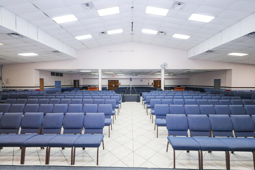 More Photos Of 1600 Clark Blvd, Laredo General Retail For Sale