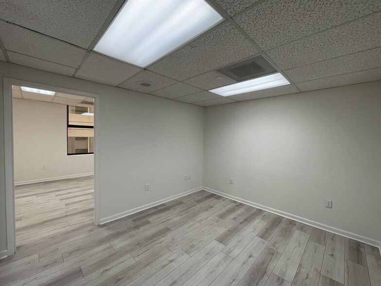More Photos Of 112 S Tryon St, Charlotte Office Residential For Sale