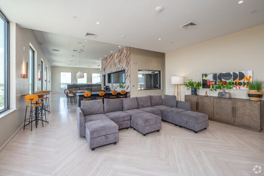 More Photos Of 39 Trotter Rd, Weymouth Apartments For Lease