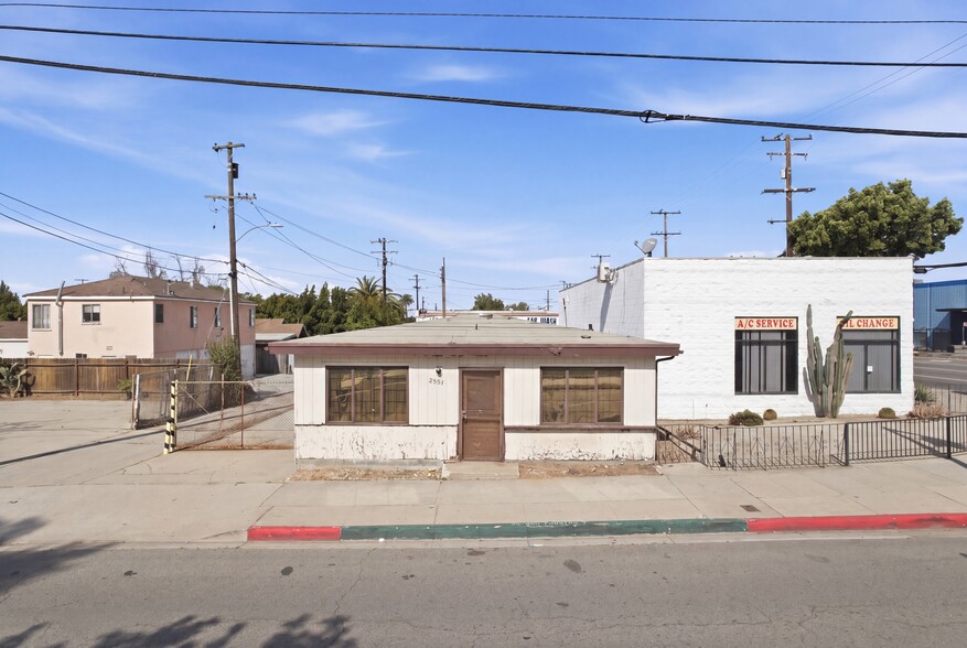 More Photos Of 2581 California Ave, Signal Hill Office For Sale