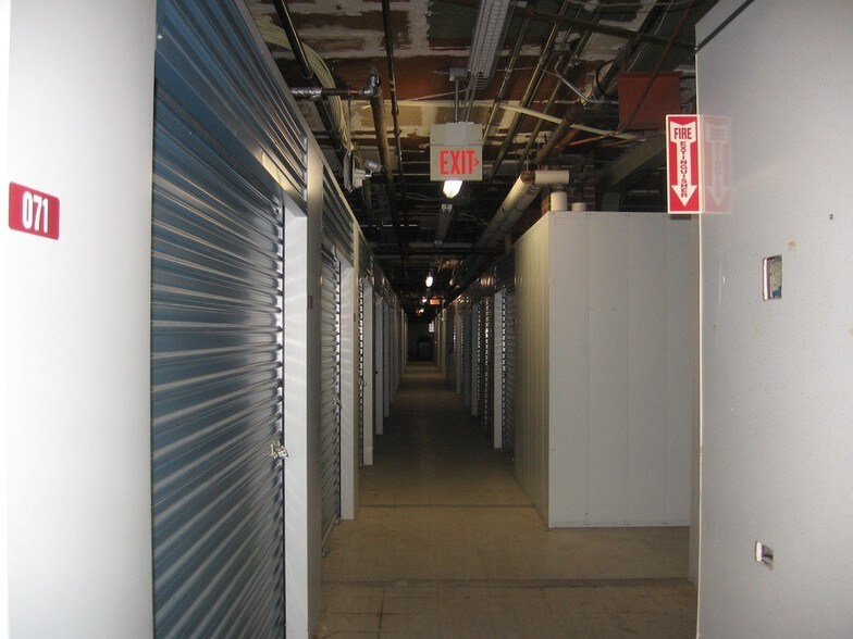 More Photos Of 550 Newtown Rd, Littleton Self Storage For Lease