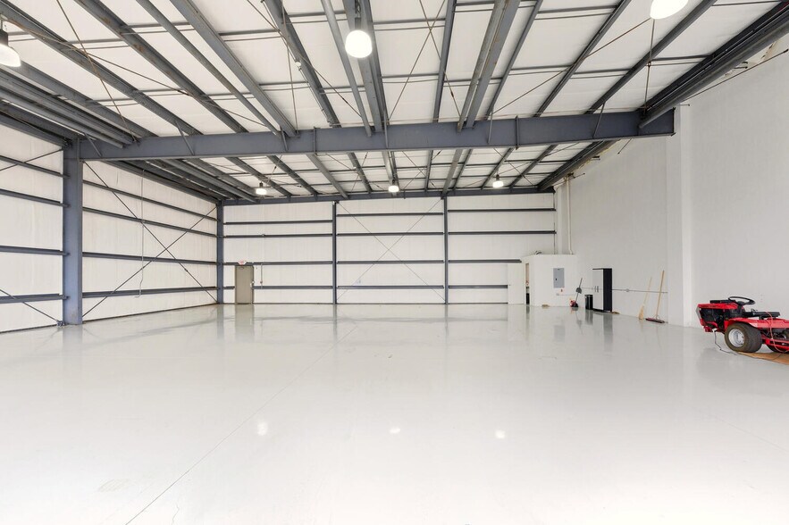 More Photos Of 318 Citation Pt, Naples Airplane Hangar For Sale