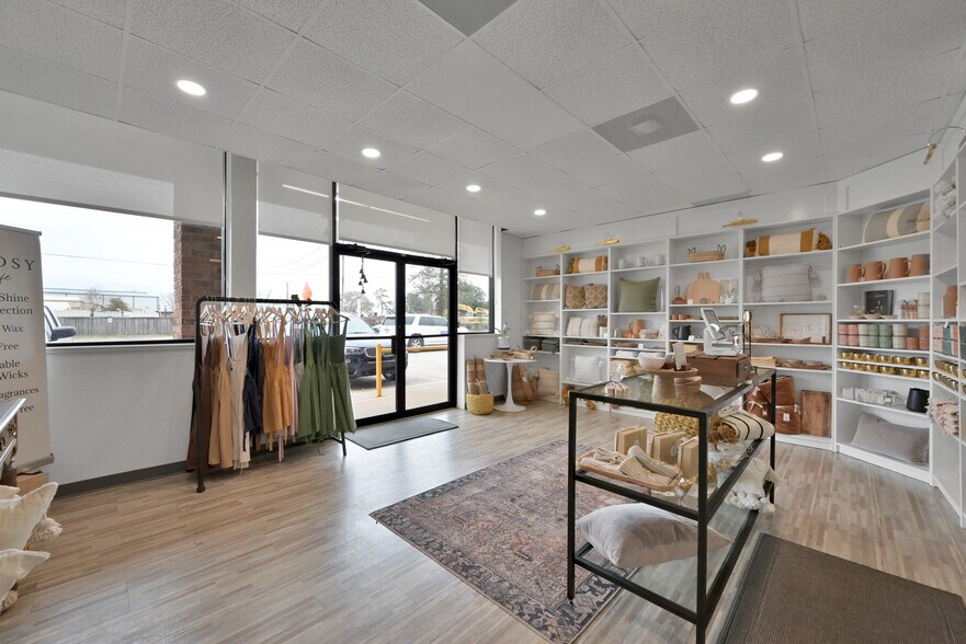 More Photos Of 23233 Snook Ln, Tomball Storefront Retail Office For Lease