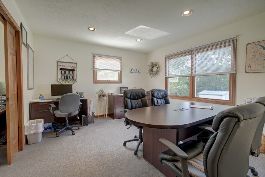 More Photos Of 2704 Lake Monticello Rd, Palmyra Office For Sale