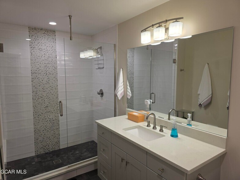 More Photos Of 800 Park Ave, Grand Lake Multifamily For Sale