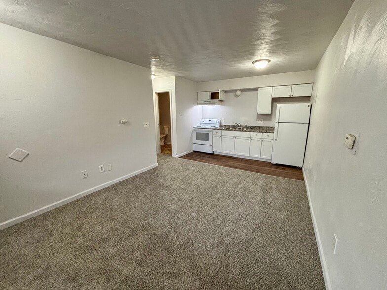 More Photos Of 645 E Jolly Rd, Lansing Apartments For Sale