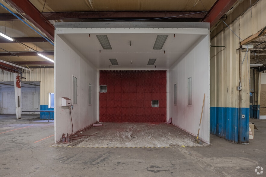 More Photos Of 500 N Bell Ave, Carnegie Warehouse For Lease