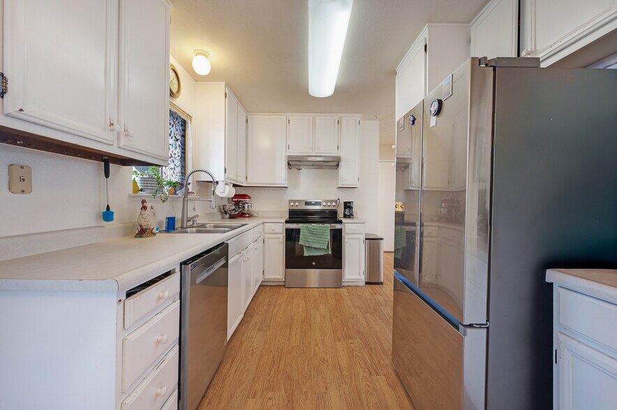 More Photos Of 1311 Prentice Dr, Healdsburg Multifamily For Sale
