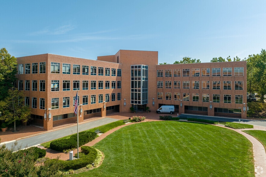 More Photos Of 9200-9211 Corporate Blvd, Rockville Unknown For Lease