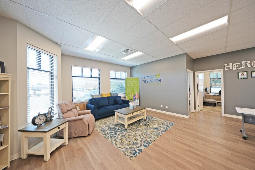 More Photos Of 1800 Rainier Pl, Union Gap Office For Lease