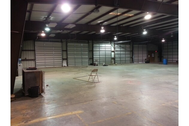 More Photos Of 1634 Barber Rd, Sarasota Manufacturing For Lease