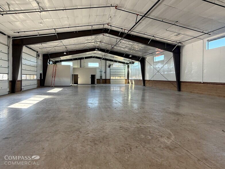 More Photos Of 3951 SW Empire Dr, Prineville Manufacturing For Lease
