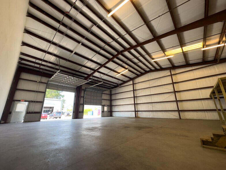More Photos Of 7644 Southrail Rd, North Charleston Unknown For Lease