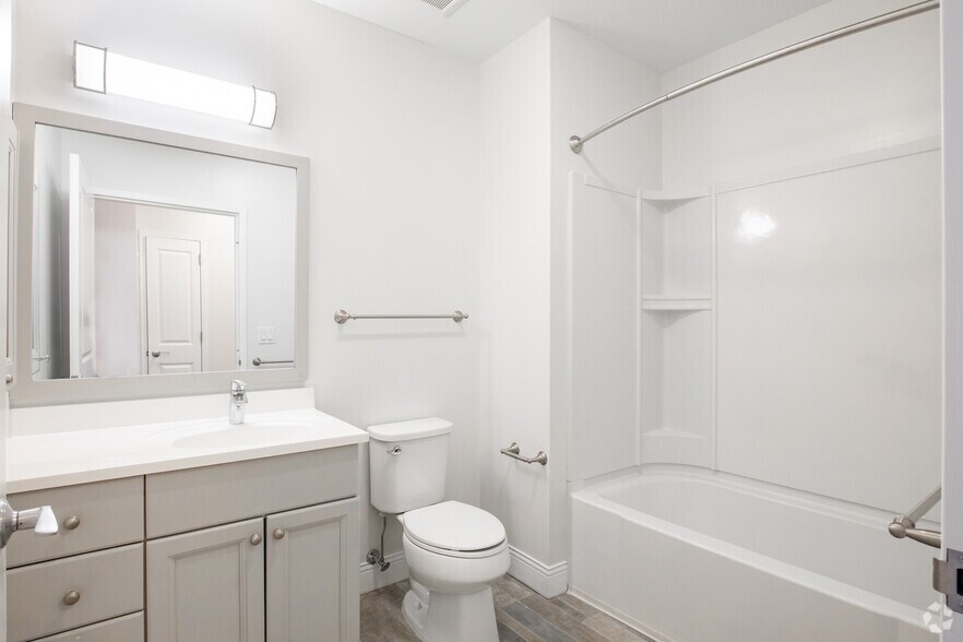 More Photos Of 10-40 Station Dr, Wyandanch Apartments For Lease