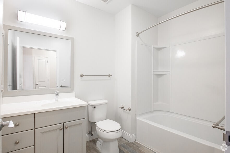 More Photos Of 10-40 Station Dr, Wyandanch Apartments For Lease