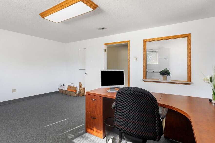 More Photos Of 169 Carol Dr, Pollok Flex For Sale