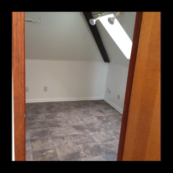 More Photos Of 7841 Foothill Blvd, Sunland Storefront Retail Residential For Lease