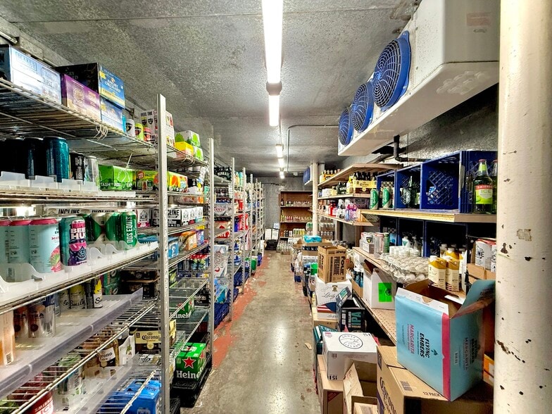 More Photos Of 2900 E Mill Plain Blvd, Vancouver Freestanding For Lease