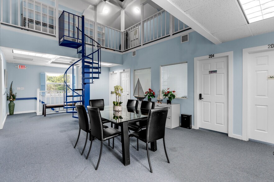 More Photos Of 91760 Overseas Hwy, Tavernier Office For Sale