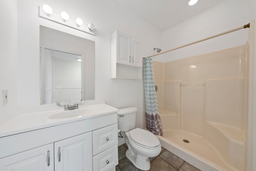 More Photos Of 4440 Domestic Ave, Naples Warehouse For Lease