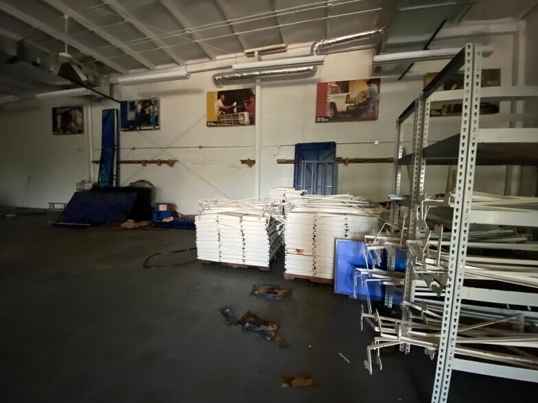 More Photos Of 3321 Mobile Hwy, Montgomery Freestanding For Lease