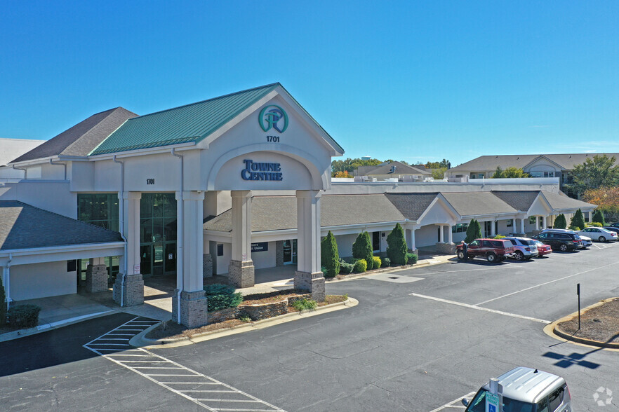 Primary Photo Of 1701-1703 Westchester Dr, High Point Freestanding For Lease