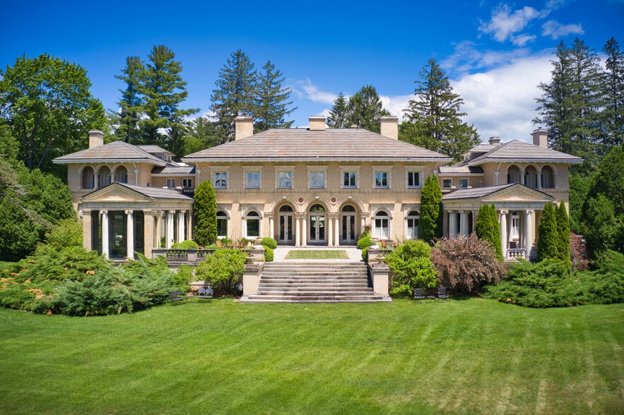 More Photos Of 11 Hawthorne Rd, Lenox Hotel For Sale