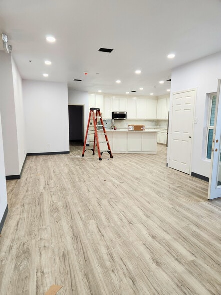 More Photos Of 1601 Broadway St, Galveston Assisted Living For Sale