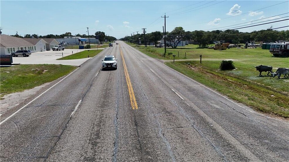 More Photos Of 904 Highway 35 S, Rockport Storefront Retail Office For Sale