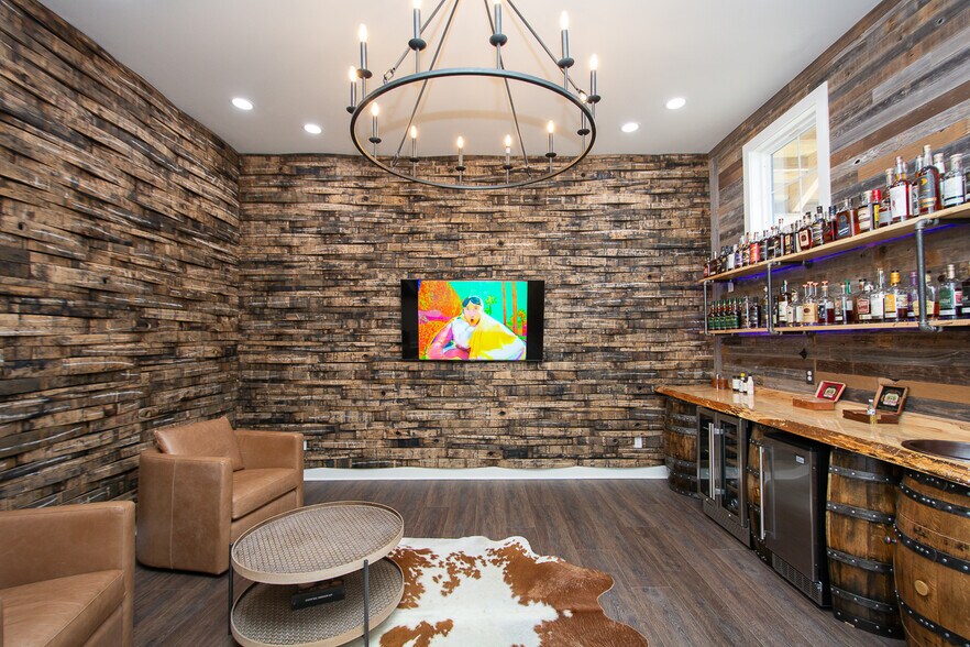 More Photos Of 1807 Brownsboro Rd, Louisville Office For Sale