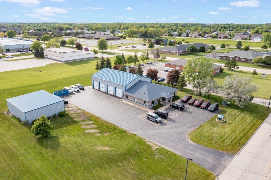 Primary Photo Of 844 Ontario Rd, Green Bay Showroom For Sale
