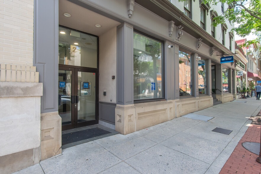 More Photos Of 1 N Market St, Frederick Storefront Retail Office For Lease