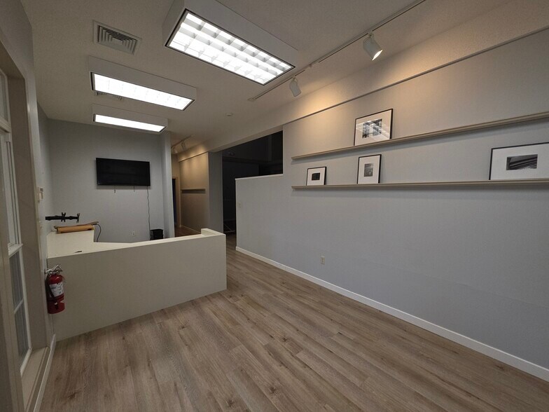 More Photos Of 14 Westbury Park, Bluffton Office For Sale